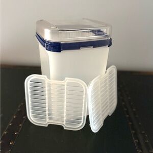 TUPPERWARE Modular Mate Bakers Delight Bread Keeper 23 cup Flip Top Lid GRID